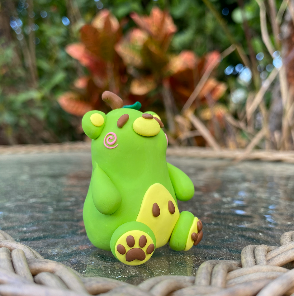 Pear Bear Desk Fren