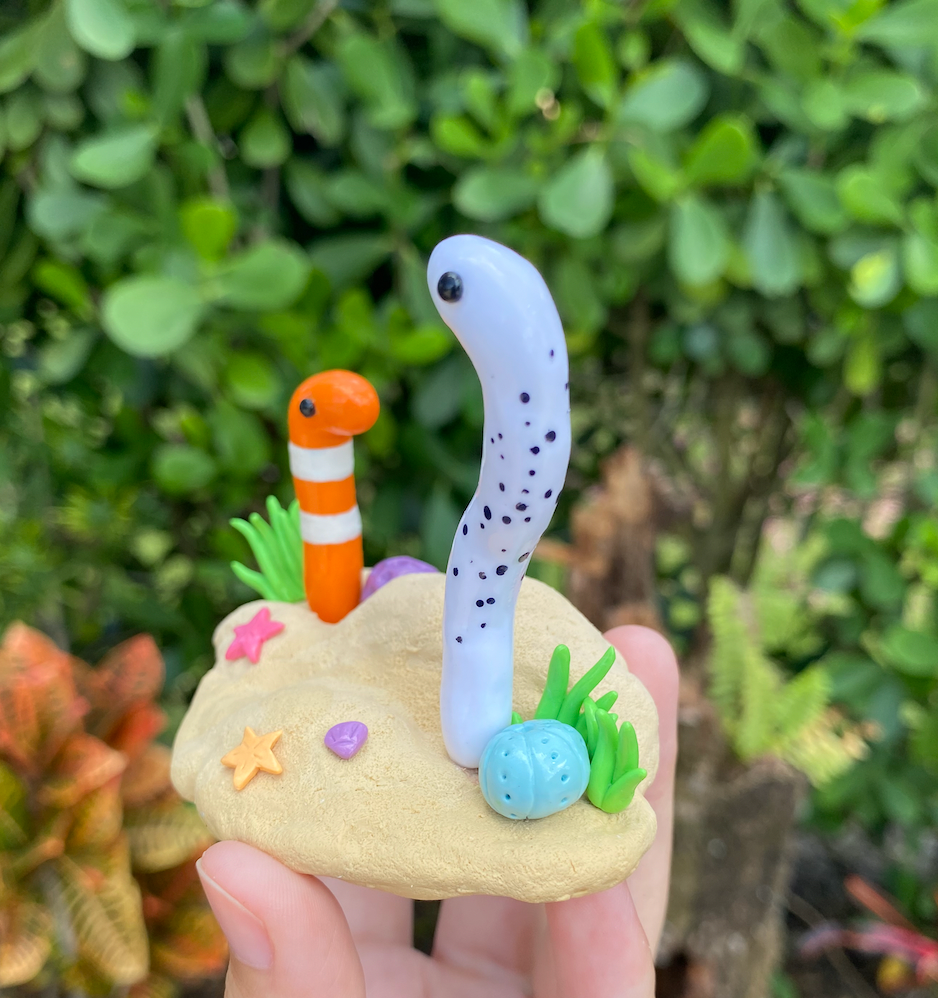 Garden Eels Desk Fren