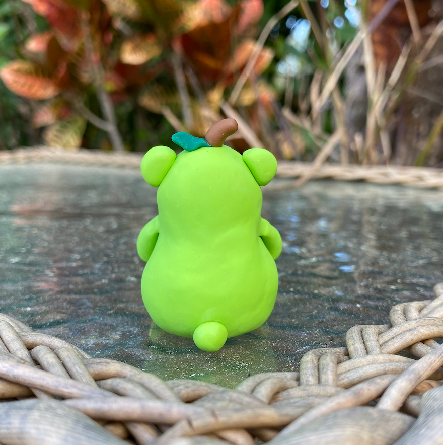 Pear Bear Desk Fren