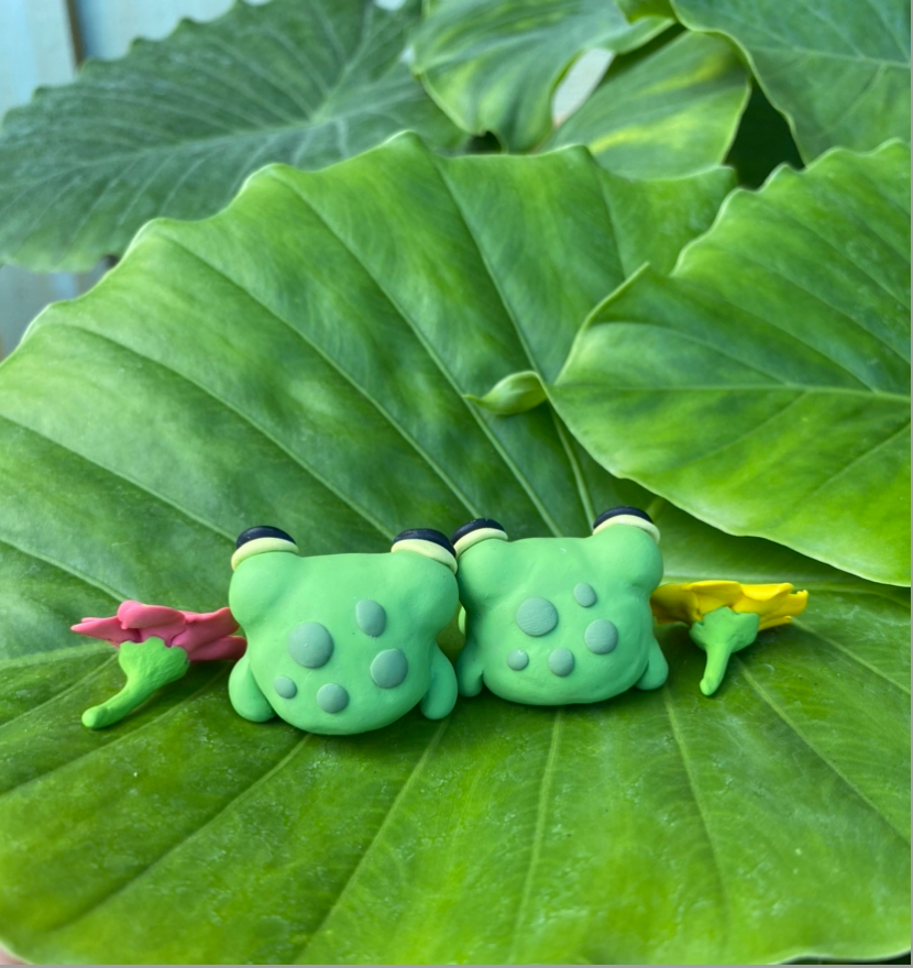 Toad And Flower Desk Fren