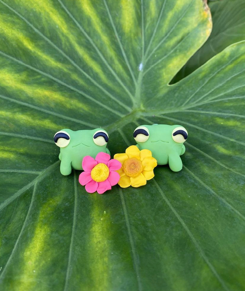 Toad And Flower Desk Fren