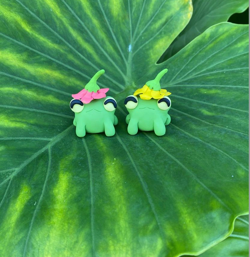 Toad And Flower Desk Fren