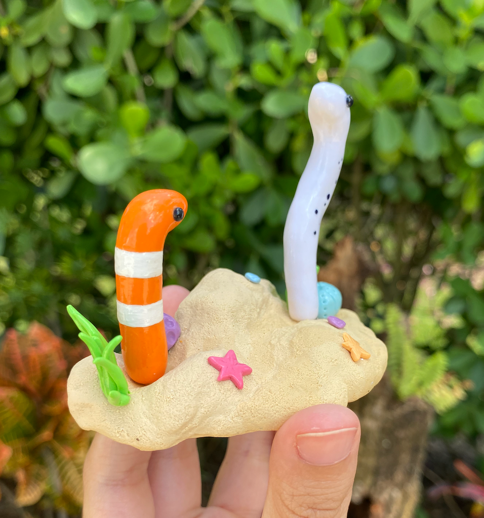 Garden Eels Desk Fren