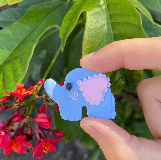 Dainty Elephant Magnet