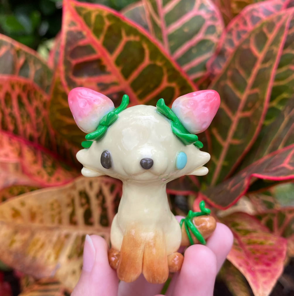 Strawberry Fox Desk Fren