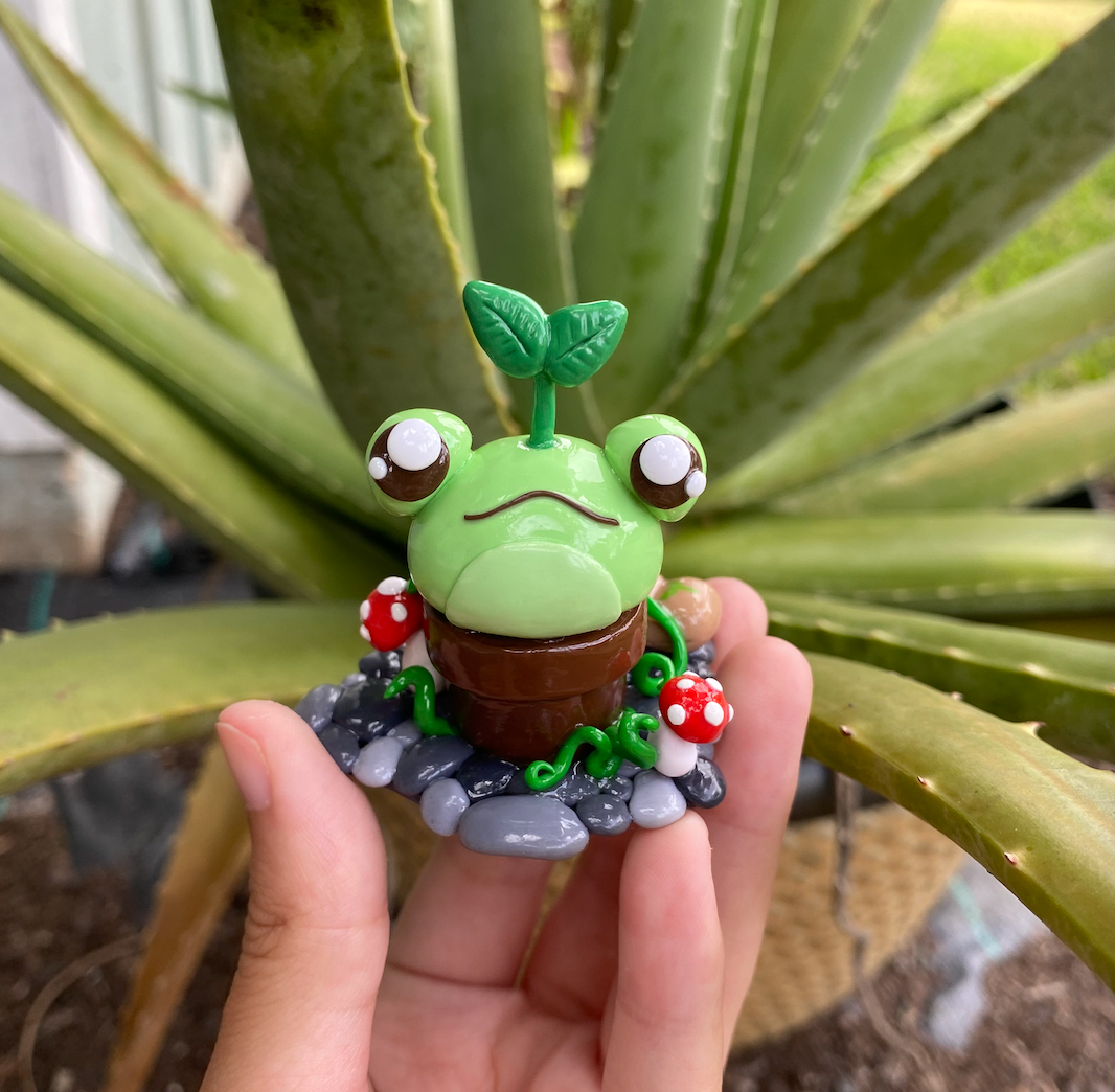 Potted Frog Desk Fren