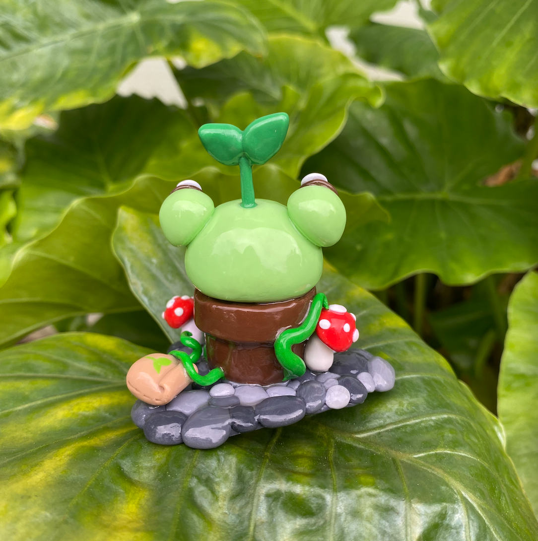 Potted Frog Desk Fren