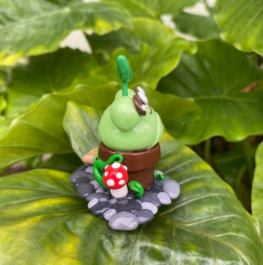 Potted Frog Desk Fren