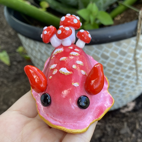 Red Mushroom Slug Desk Fren