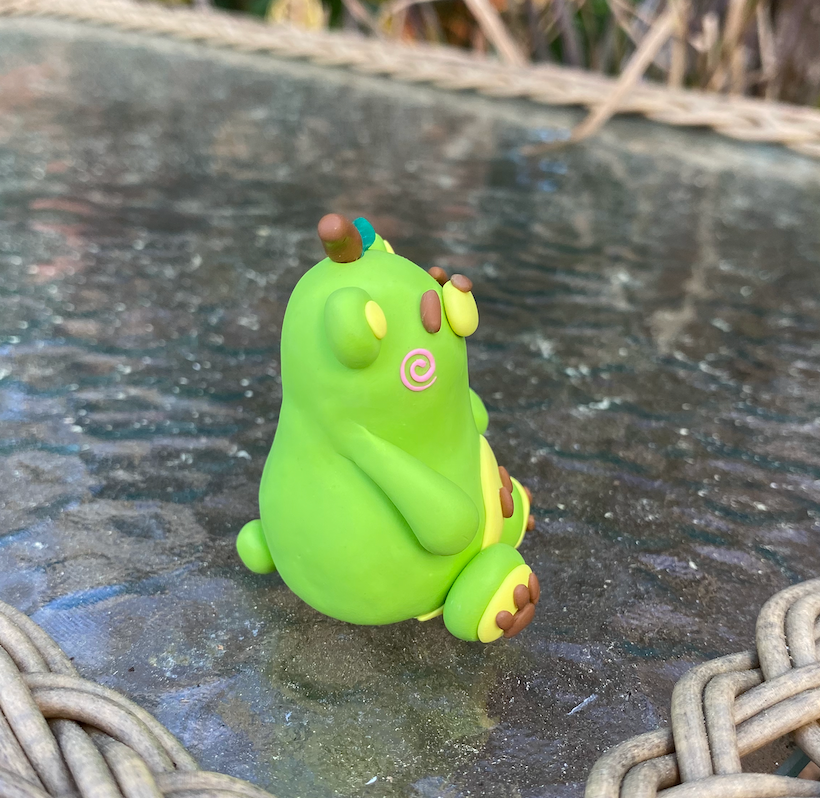 Pear Bear Desk Fren